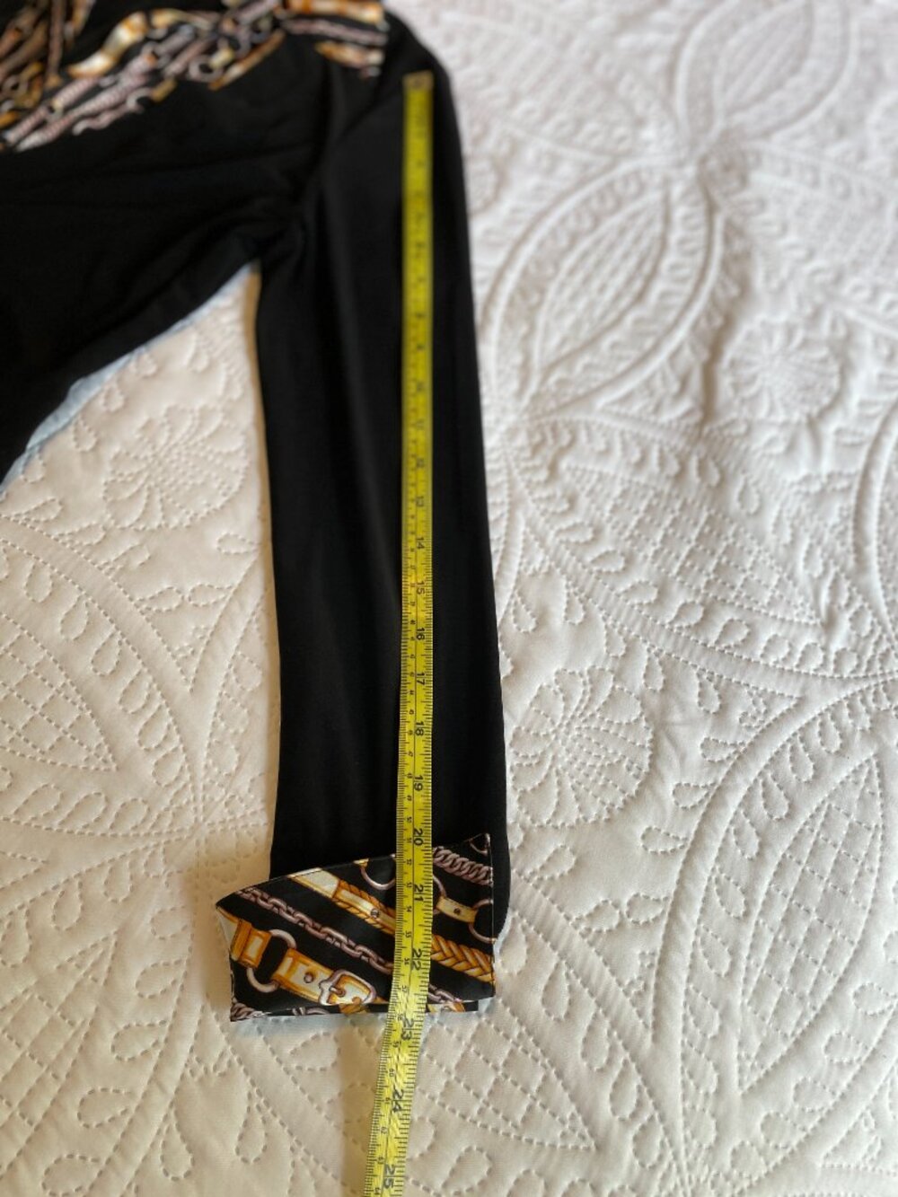 Cache elegant black and print dress - Picture 10 of 12
